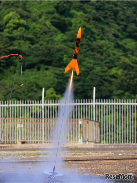 宇宙に挑戦、オリジナルモデルロケットを作ろう！