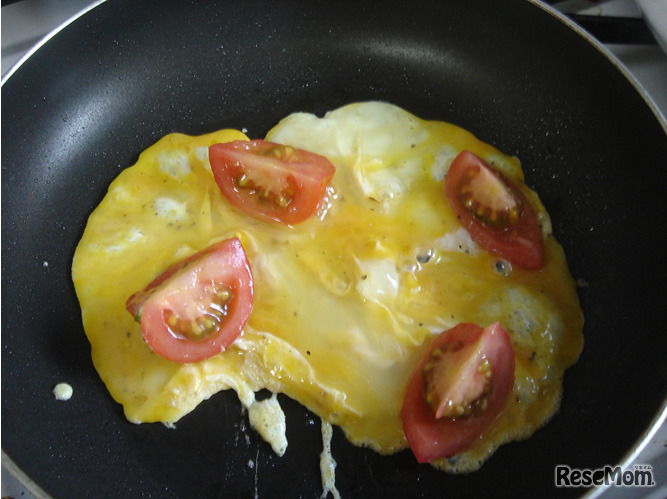 （3）-【1】まずは卵とトマトをソテー