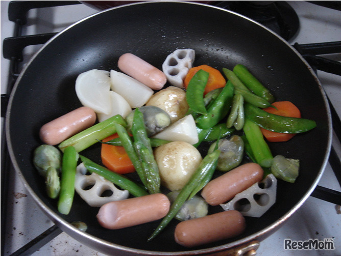 （3）-【7】茹で野菜とウインナーをソテー