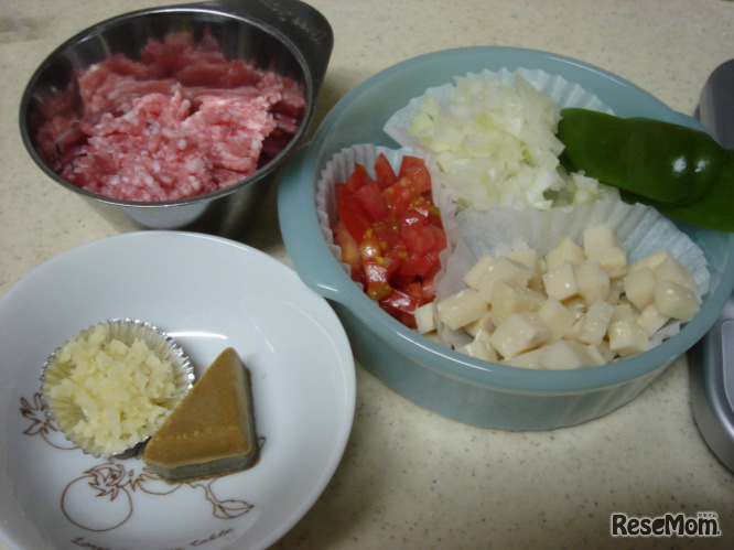 （2）ドライカレーの材料