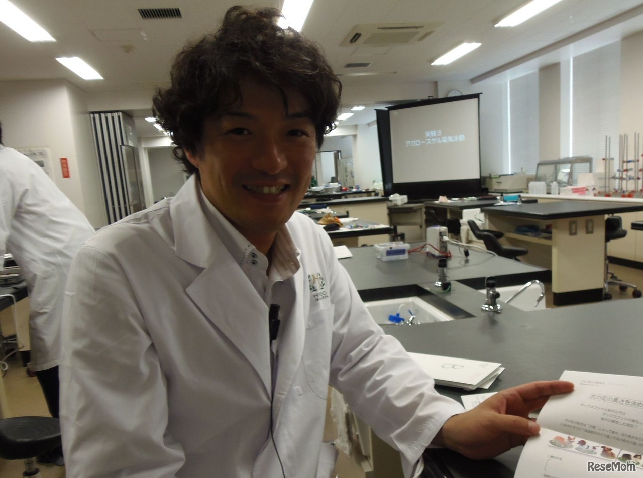 医進・サイエンスコースのマネージャー、木村健太教論