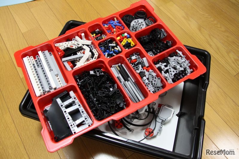 「教育版レゴ マインドストームEV3」セットの中身