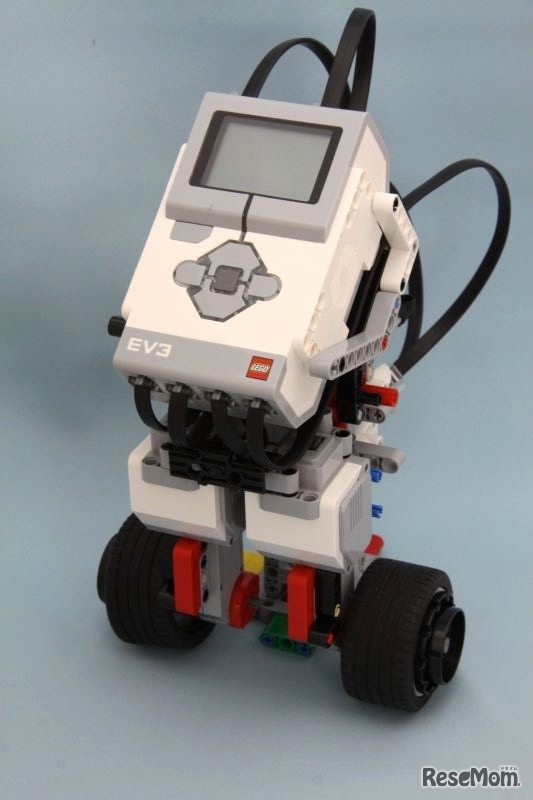 組み立て中のジャイロボーイ