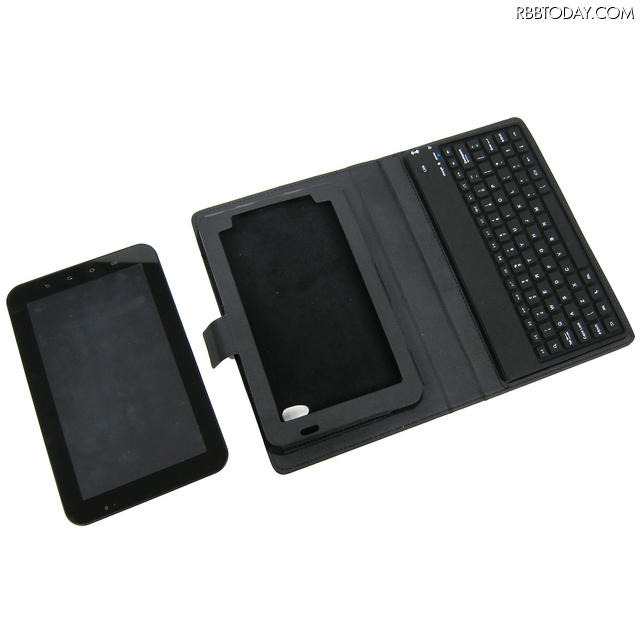 GALAXY Tabと「無線式キーボード内蔵ケース for GALAXY Tab」（GALAXY Tabは別売） GALAXY Tabと「無線式キーボード内蔵ケース for GALAXY Tab」（GALAXY Tabは別売）