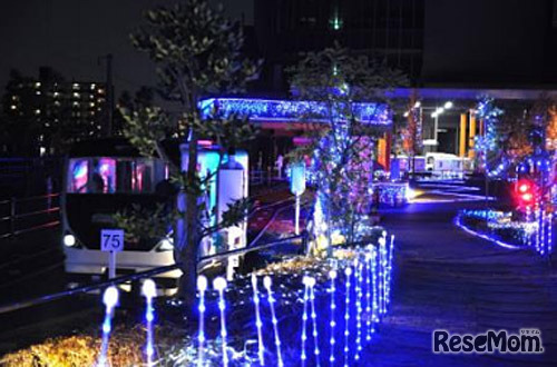 日没後は、ミニ運転列車がイルミネーションの中を走る