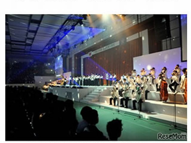 入学式で演奏を披露する吹奏楽部