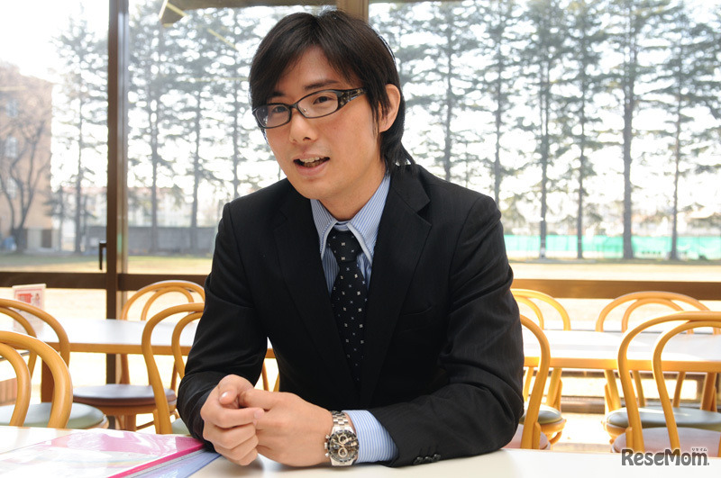 募集・入試部の高津真一郎氏