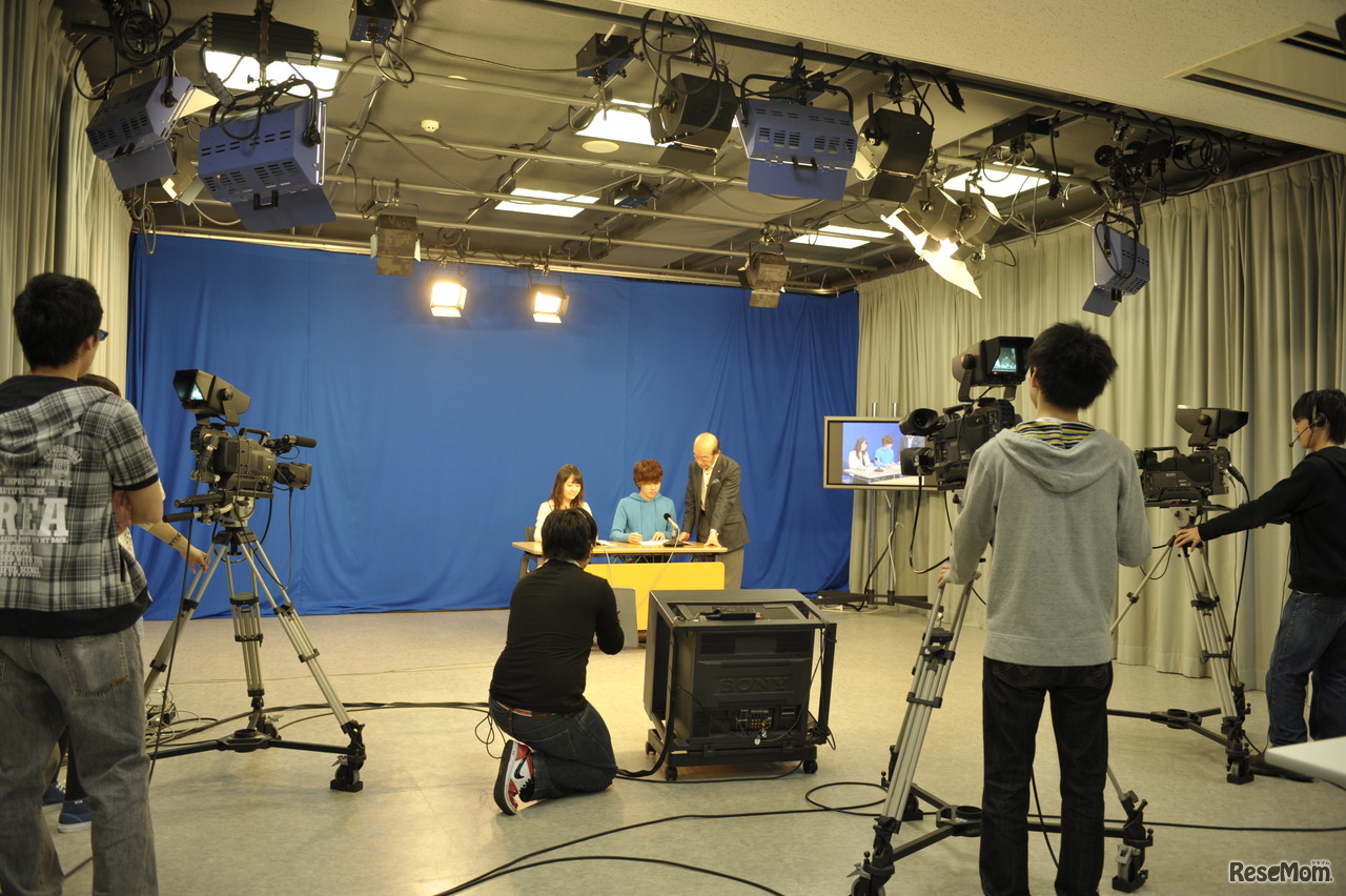 学内外にある施設を活用した実践的な教育を推進（メディア学部）