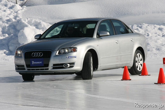 ミシュランX-ICE XI2 走行シーン 