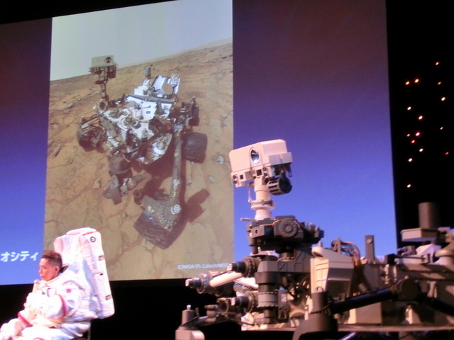 公式サポーターに就任が決定した爆笑問題