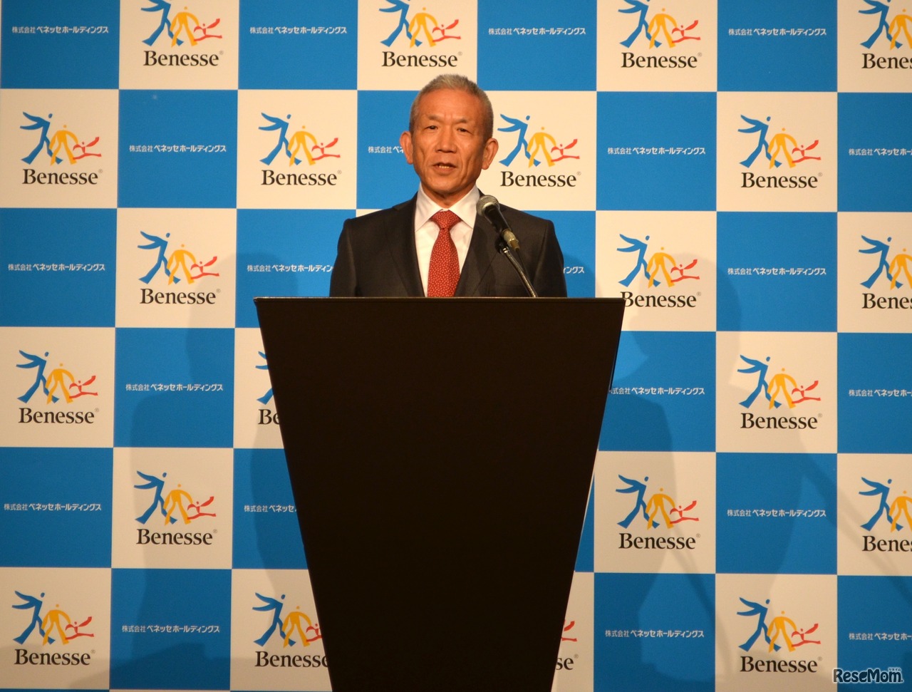 代表取締役会長兼社長に就任する原田泳幸氏