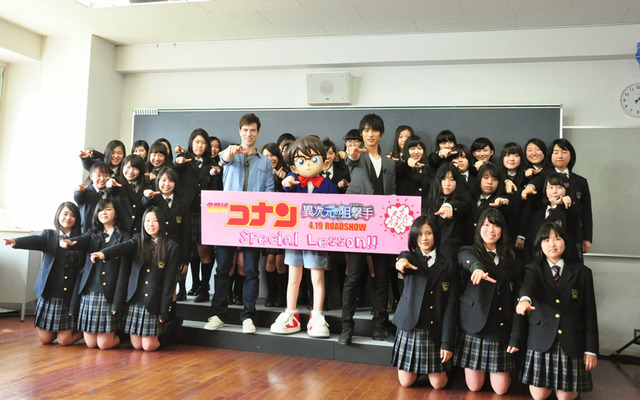 福士蒼汰＆パックン／『名探偵コナン 異次元の狙撃手』スペシャルレッスン in 品川エトワール女子高校