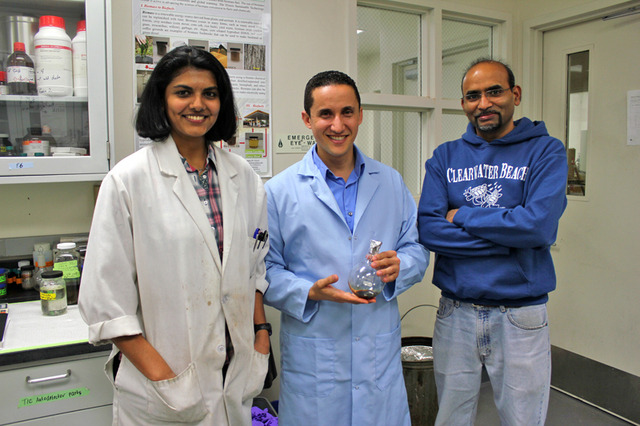 スターウォーズのミレニアム・ファルコンのように見える車を作成したいという