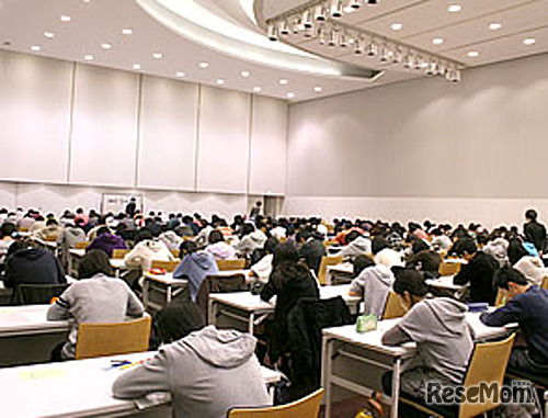 中学3年生試験会場の様子