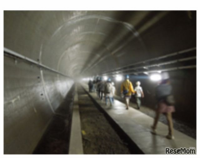 「夏休み水のふるさと体験」奈良俣ダム見学の様子