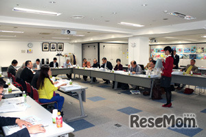 第32回「海とさかな」自由研究・作品コンクール選考の様子