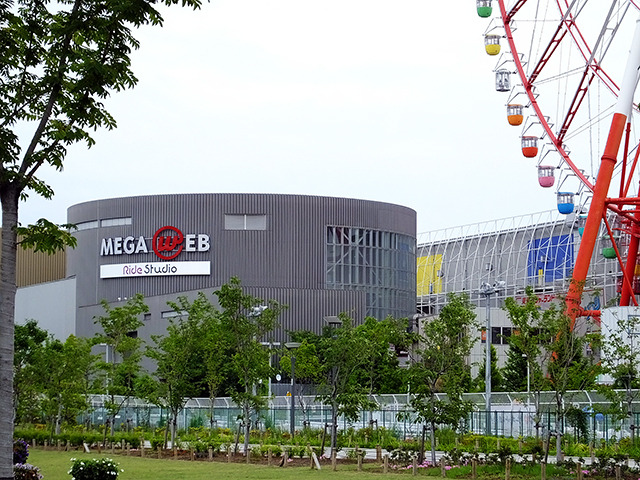 東京・台場のメガウェブ