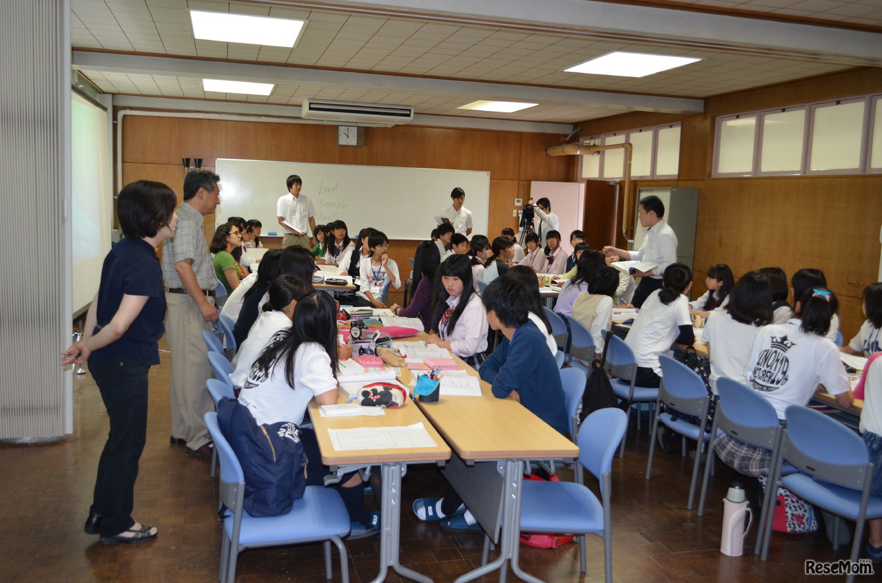 大阪府立箕面高等学校、公開授業の様子