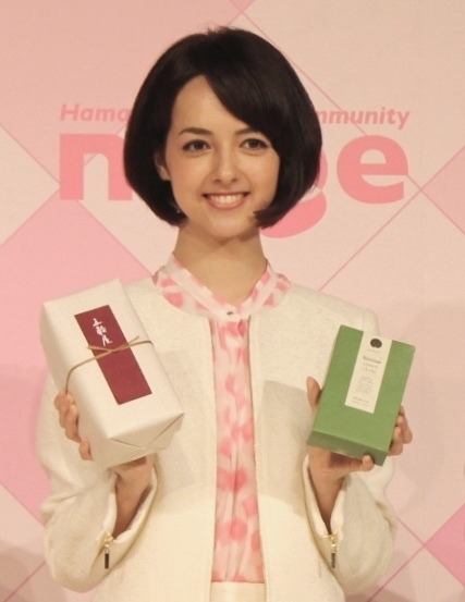 nicoeガールの山田ニナ氏（春香堂の新入社員でnicoeのPR担当）