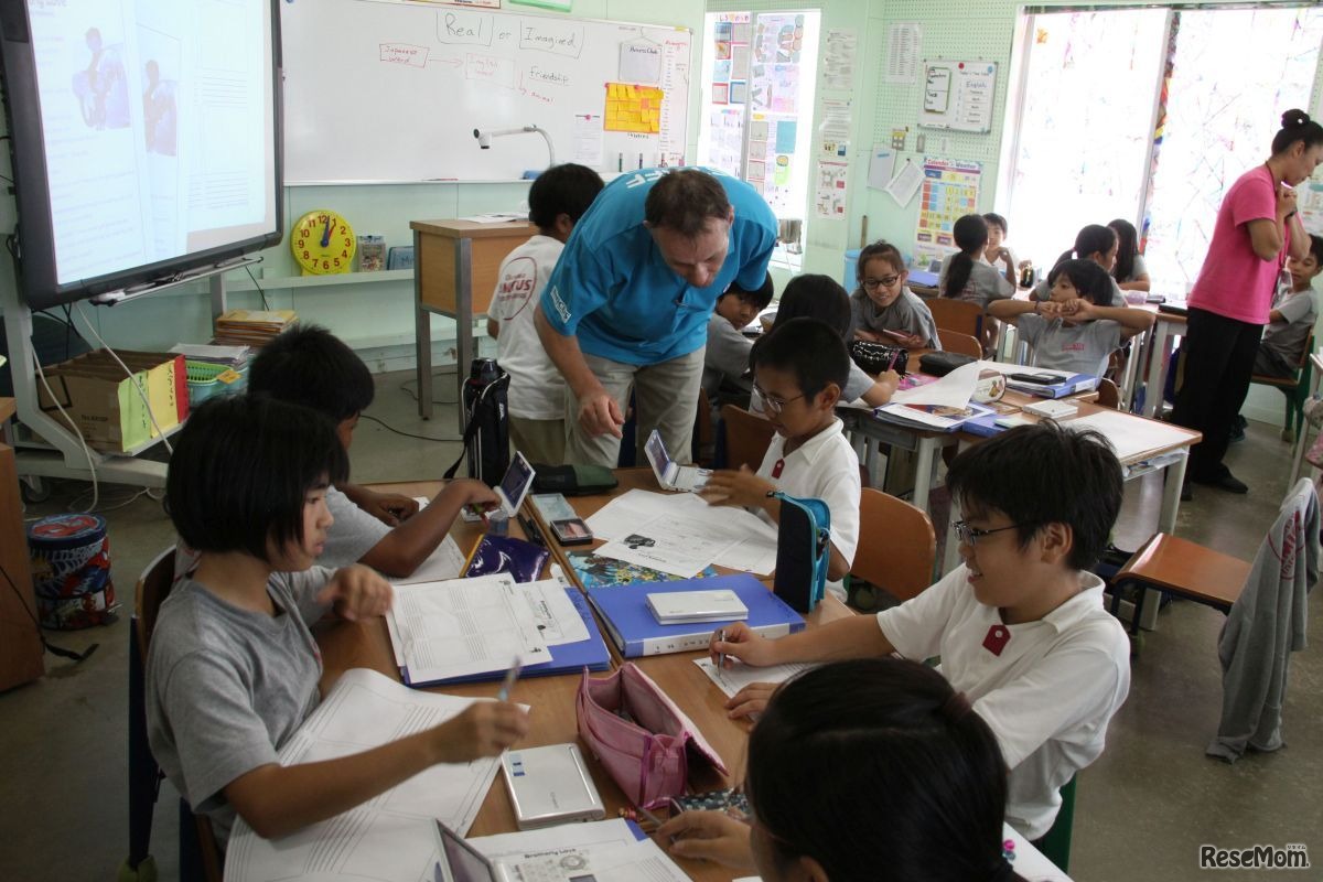 英語の授業では電子辞書がフル稼働