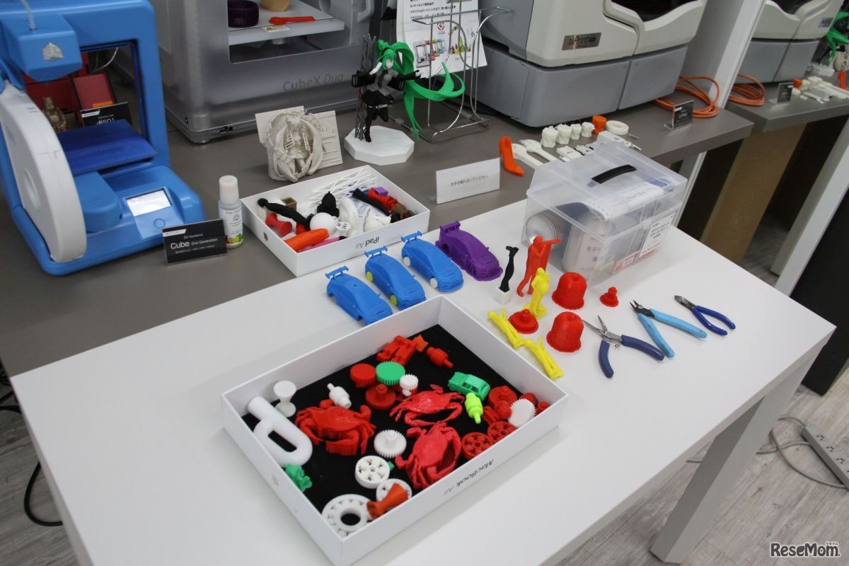 3Dプリンタの出力サンプルと仕上げの工具