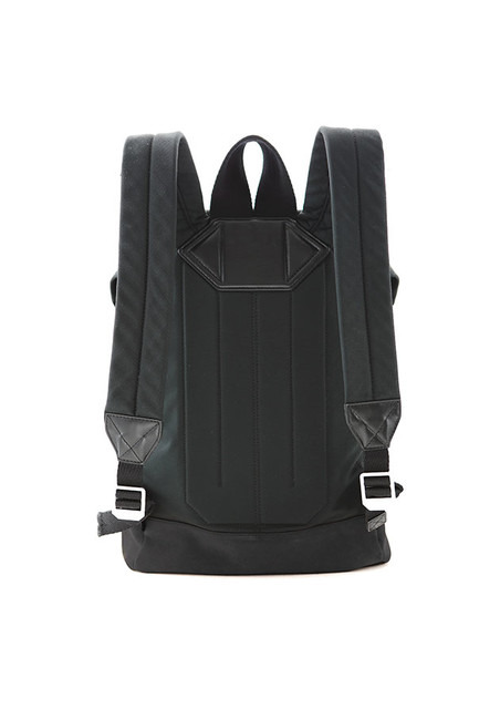 新宿伊勢丹にアレキサンダーワンのミュージアムがオープン。限定商品やアーカイブも