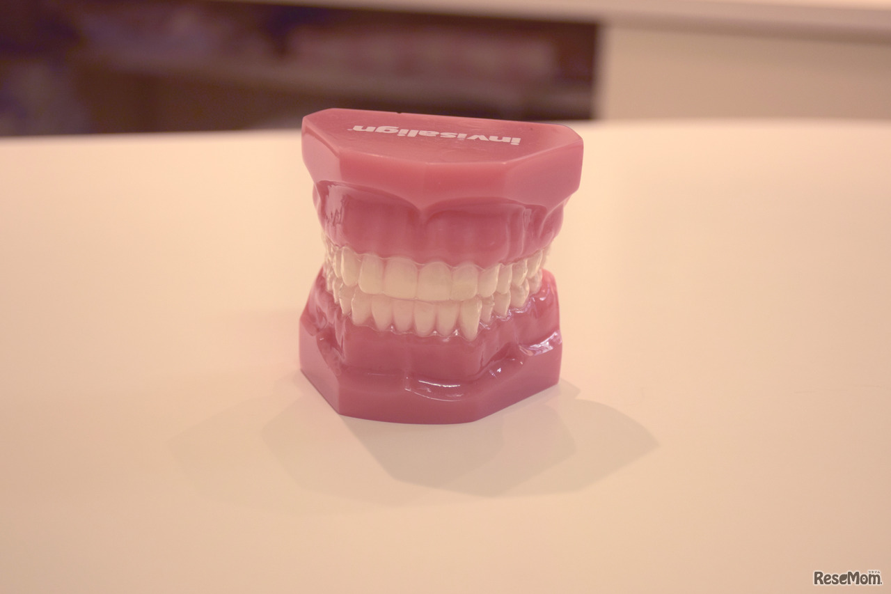 透明なマウスピースで治療するインビザライン