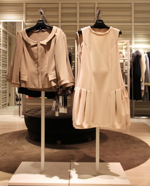 フォクシー限定カラーワンピースが新宿伊勢丹に登場。自宅洗濯可能アイテムそろう