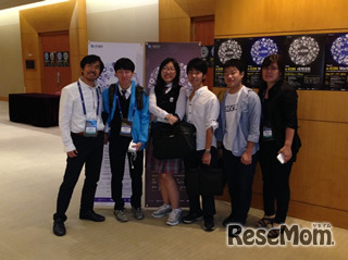 コーチの先生と一緒に記念撮影