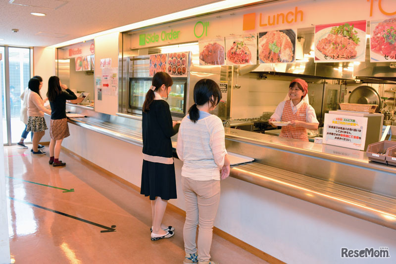 学食のようす