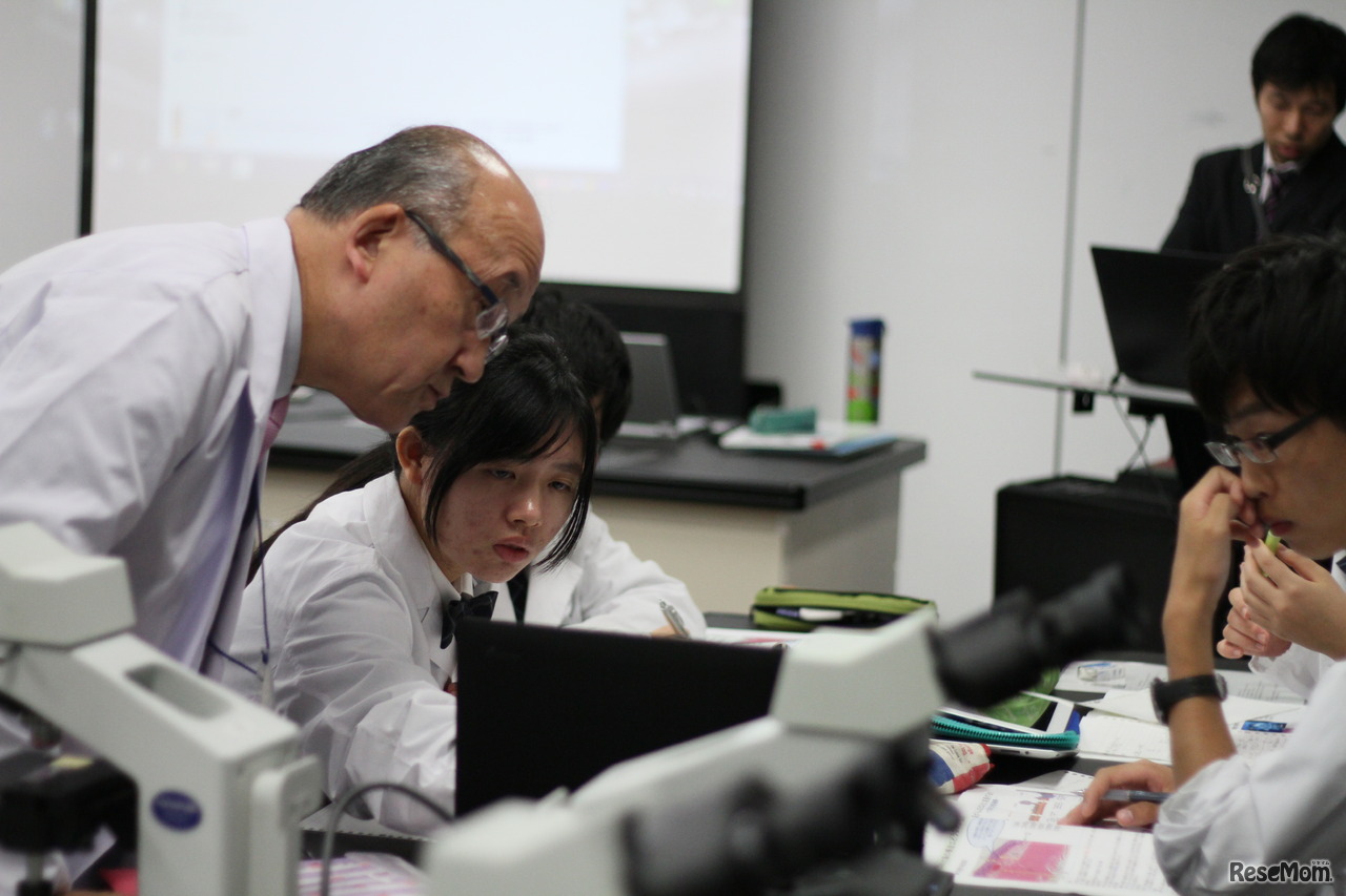 アドバイスをする長村氏