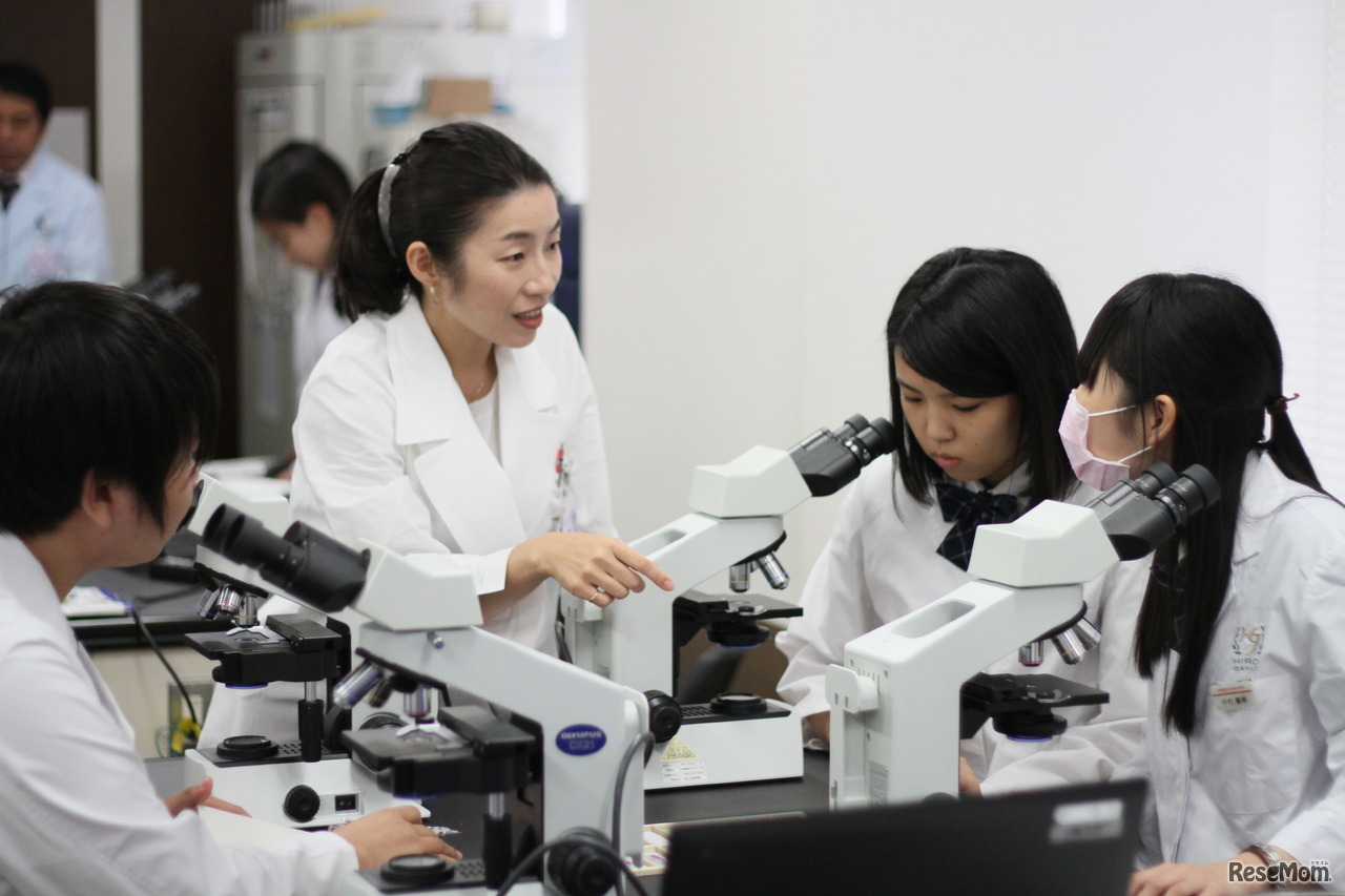 アドバイスをする小倉氏