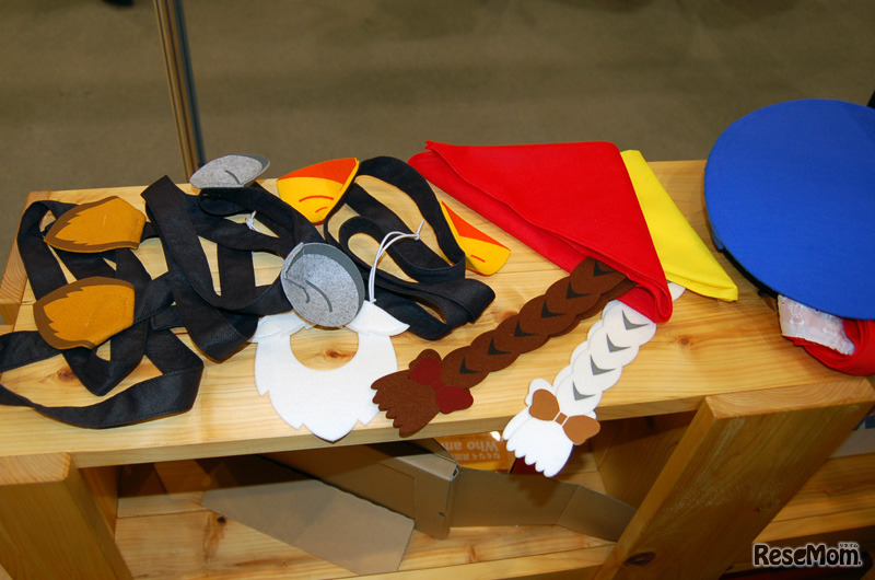 劇用の小物や衣装