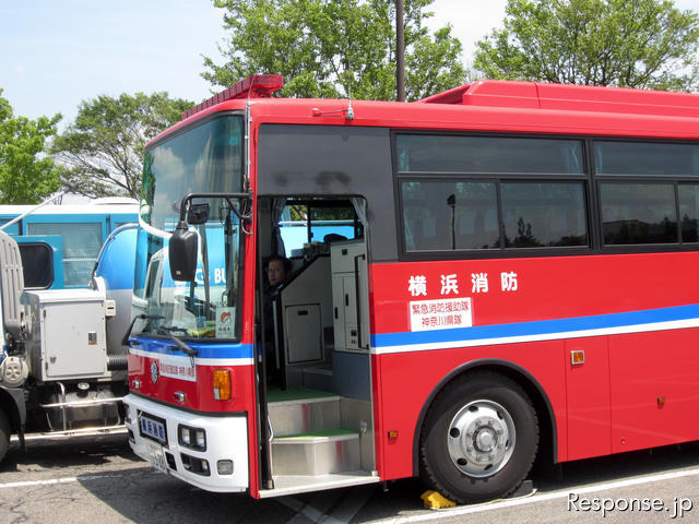 東北自動車道。東日本大震災発生から3か月
