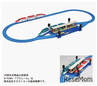 男の子部門　金賞とキッズセレクト賞　「トイザらス限定　プラレール　E5系新幹線&E6系新幹線自動のりかえ駅セット」（タカラトミー）