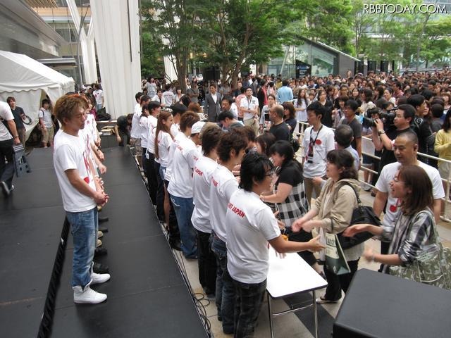 TUBEがチャリティーイベント開催、来場者1500人と「RESTART」大合唱 握手会の様子