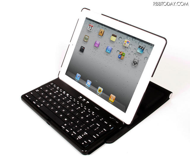 スタンド部が360度回転し横置きしたイメージ（iPad 2は別売） スタンド部が360度回転し横置きしたイメージ（iPad 2は別売）