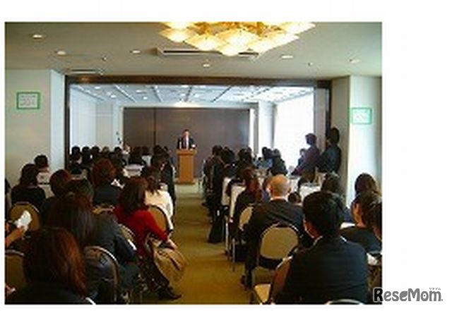 10分間学校紹介スピーチの様子