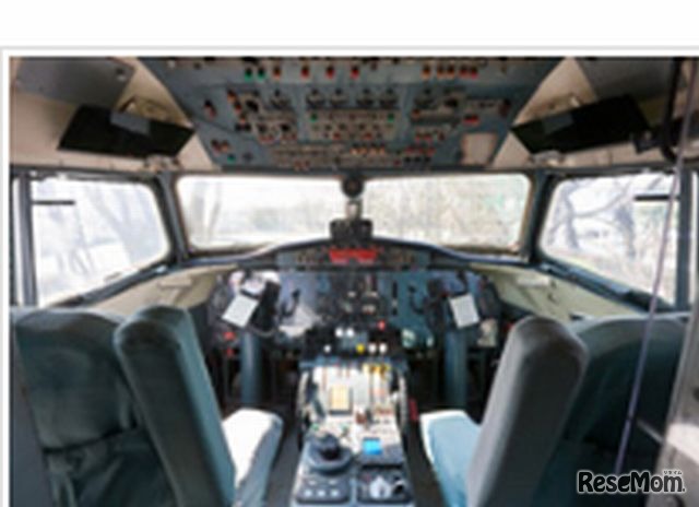 常設されているYS-11コックピット