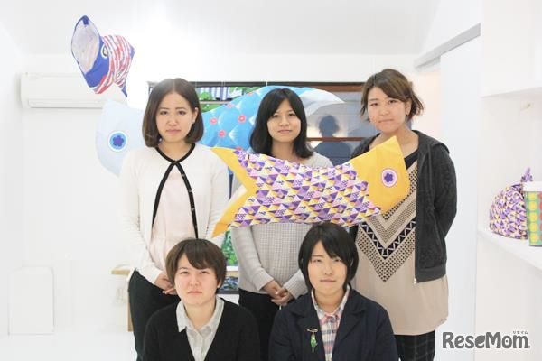 タペストリー型こいのぼり「Swing Swing（スイスイ）」