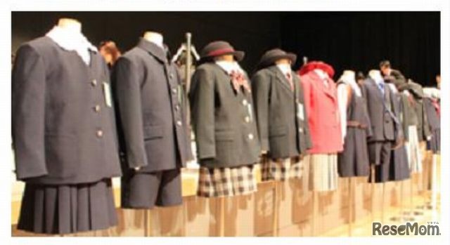 学校制服展示コーナー