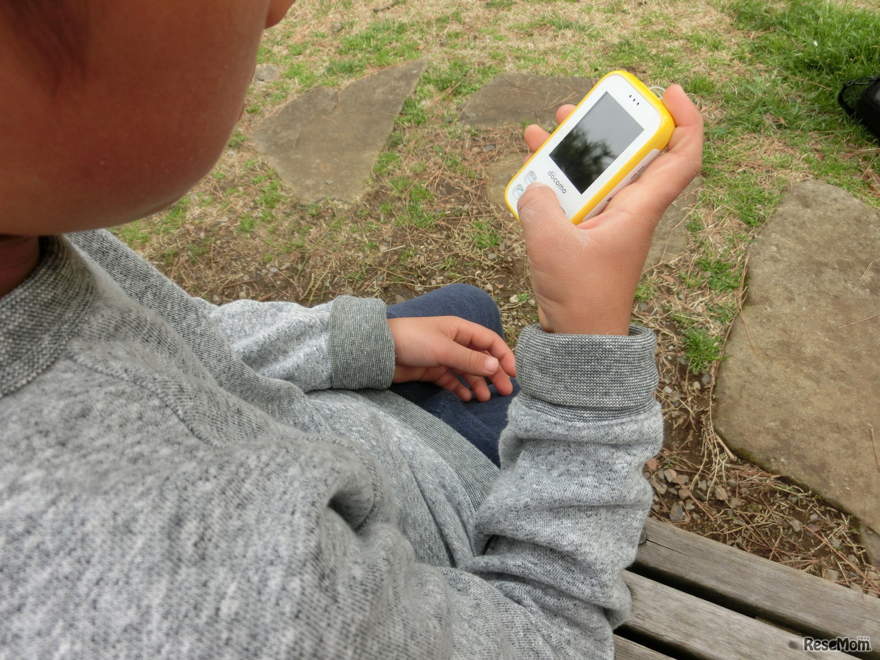 キッズケータイを使用する小5・男子