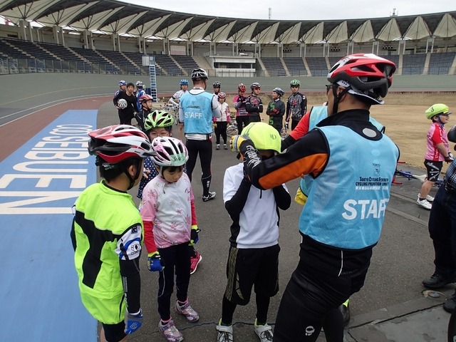 東京都自転車競技連盟普及員会、TCF子供トラックチャレンジを西武園競輪場で開催