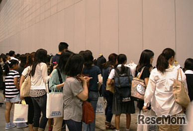 全私立展「制服展示コーナー」（昨年の様子）