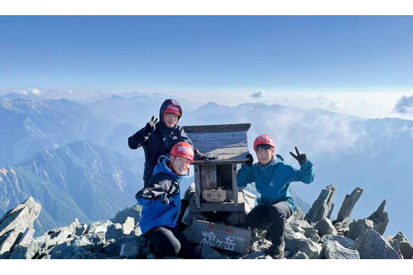 自然に親しみ、仲間と乗り越える中2の「山の学校（縦走・登山）」