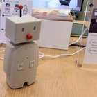 スマホ連携でメッセージのやりとり、子どもの見守り向けロボット 画像