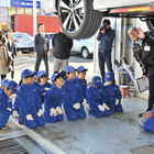 スバルのちびっこメカニック、体験で「未来のクルマ好きを作る」 画像