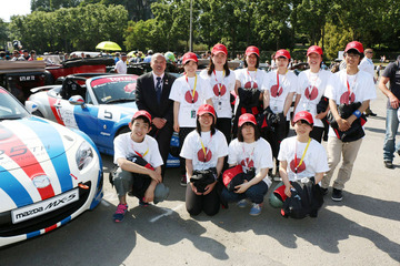 マツダ、東日本大震災で被災した中高生の仏ホームステイを支援 画像