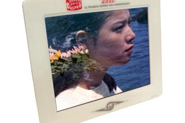 ウルトラマン誕生45周年記念…ウルトラセブン アンヌ隊員のデジタルフォトフレーム 画像