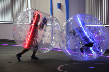 【ワークショップコレクション11】走って跳ねて転がって、未来の新スポーツ「ピカリバブル」 画像